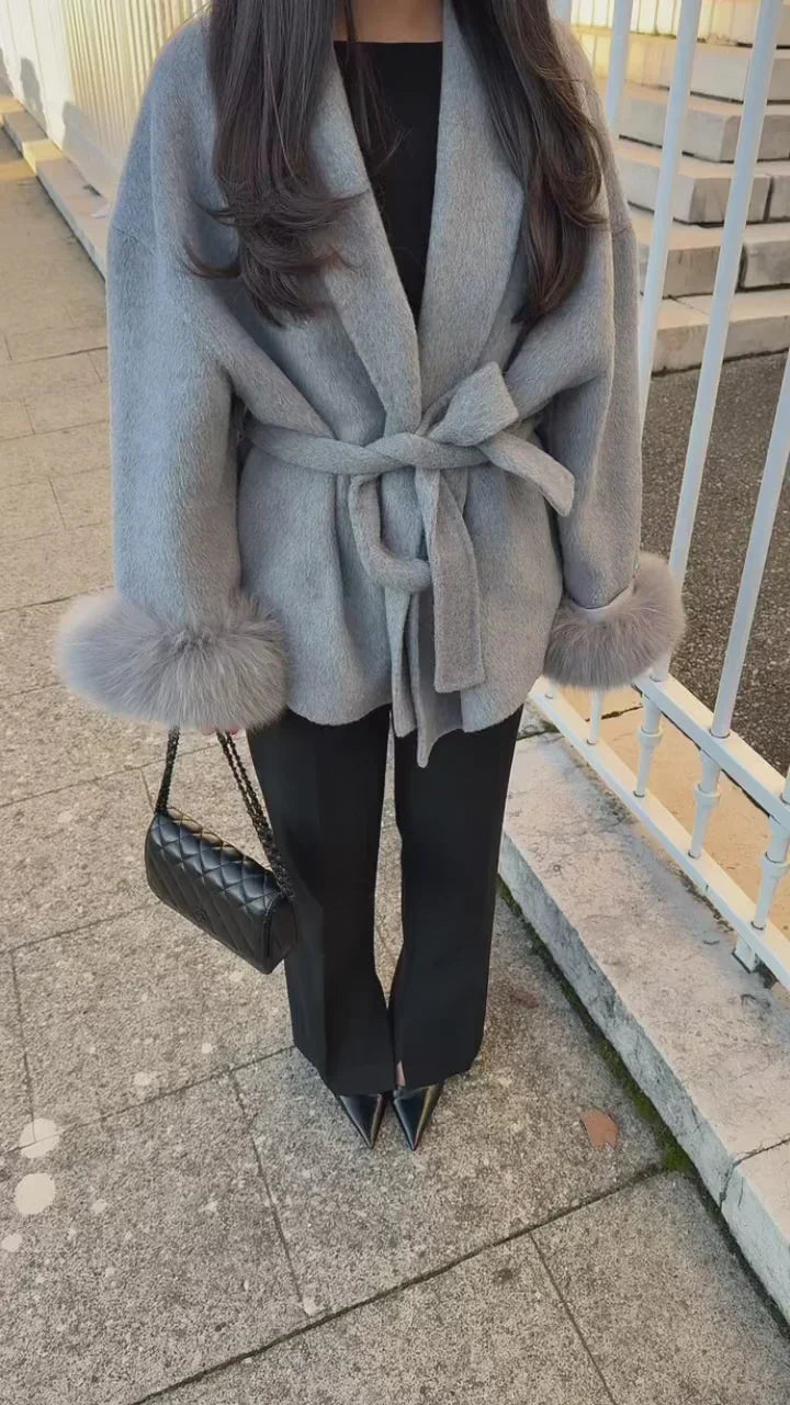Melissa – Manteau Élégant avec Détails en Fourrure