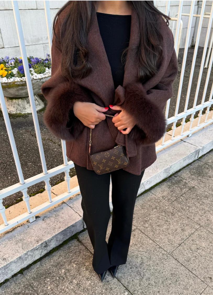 Melissa – Manteau Élégant avec Détails en Fourrure