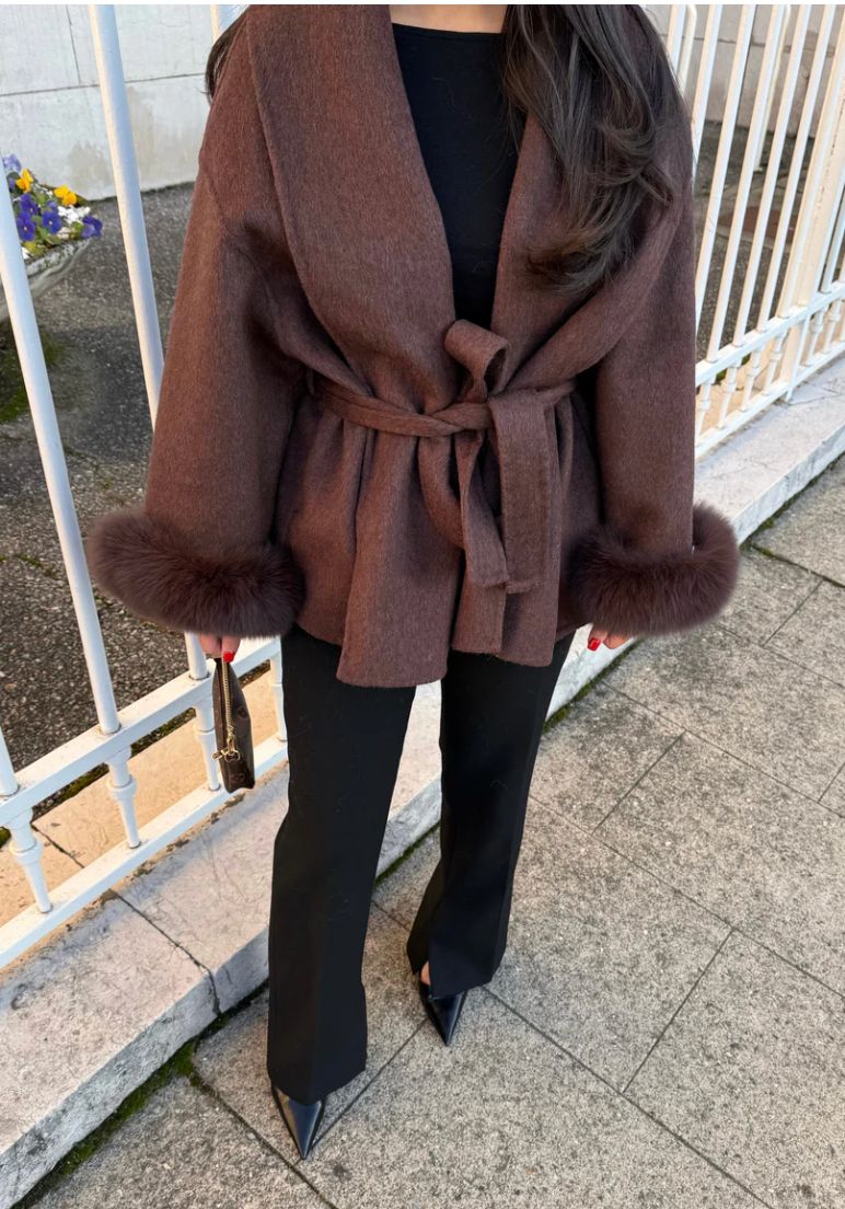 Melissa – Manteau Élégant avec Détails en Fourrure