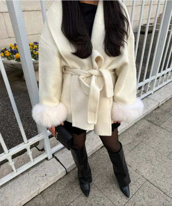 Melissa – Manteau Élégant avec Détails en Fourrure