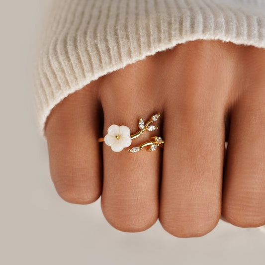 Rise - Bague en fleurs blanches